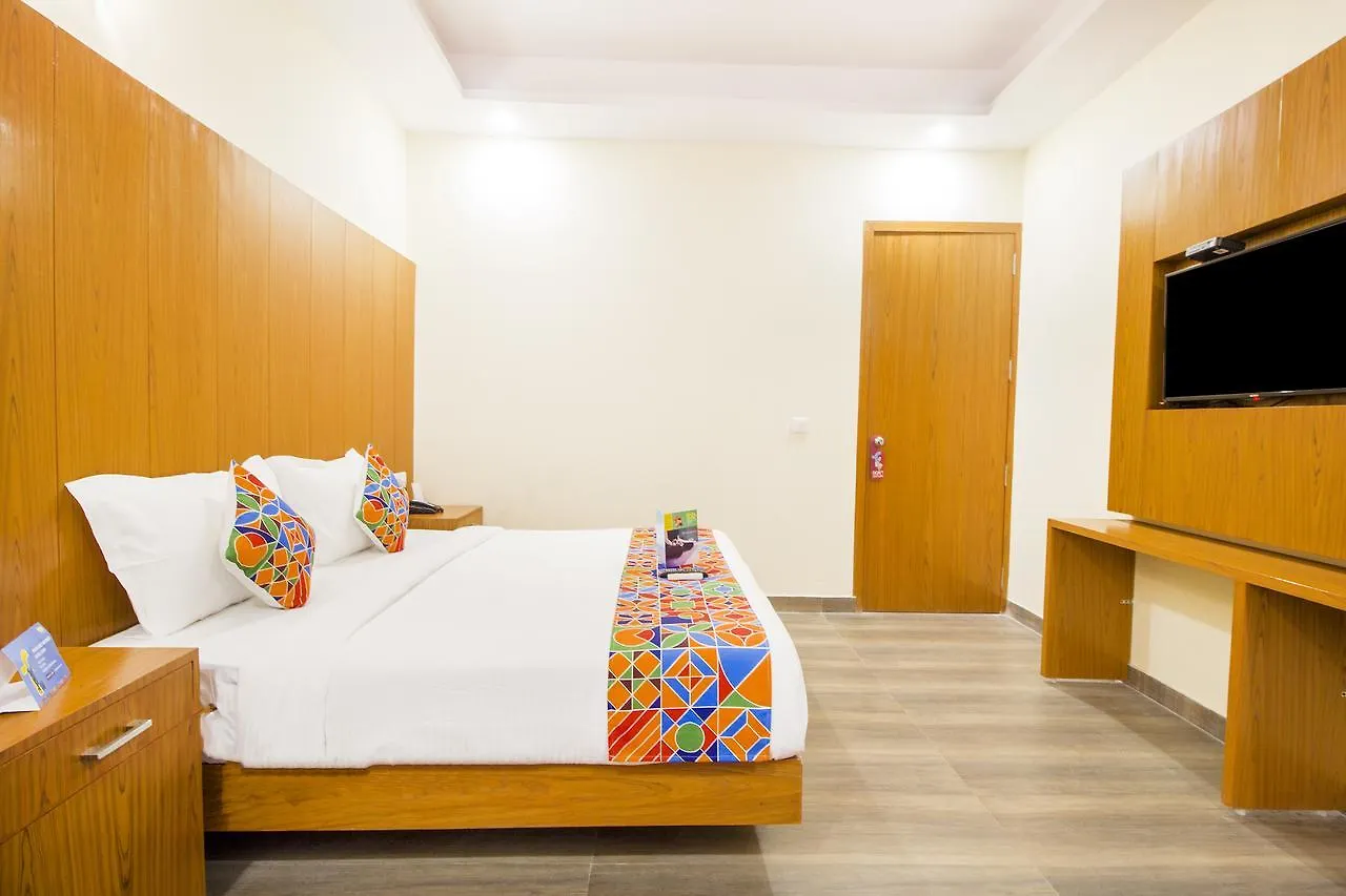 *** Hotel Fabhotel Aries Near Igi Airport New Delhi Indien